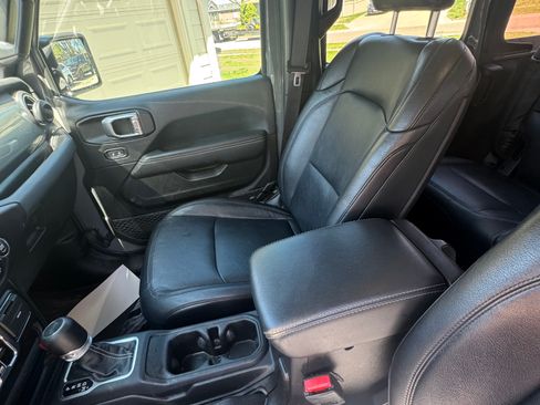 Used 2021 Jeep Wrangler Unlimited Sahara AWD/4WD image 10