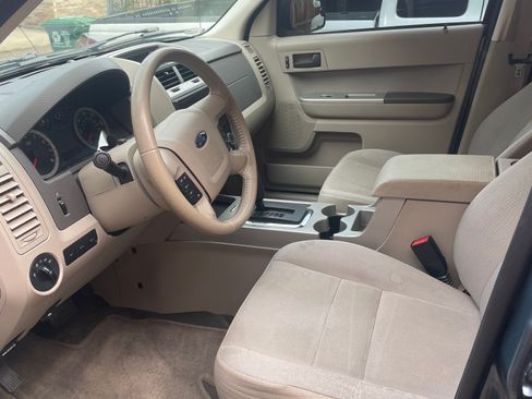 Used 2011 Ford Escape XLT image 10