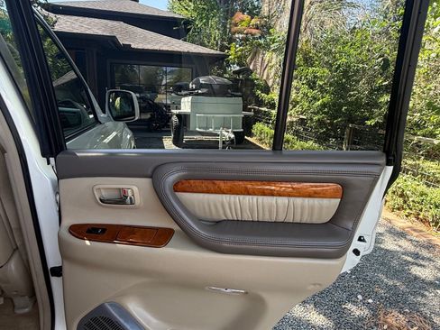 Used 2006 Lexus LX 470 4WD image 23