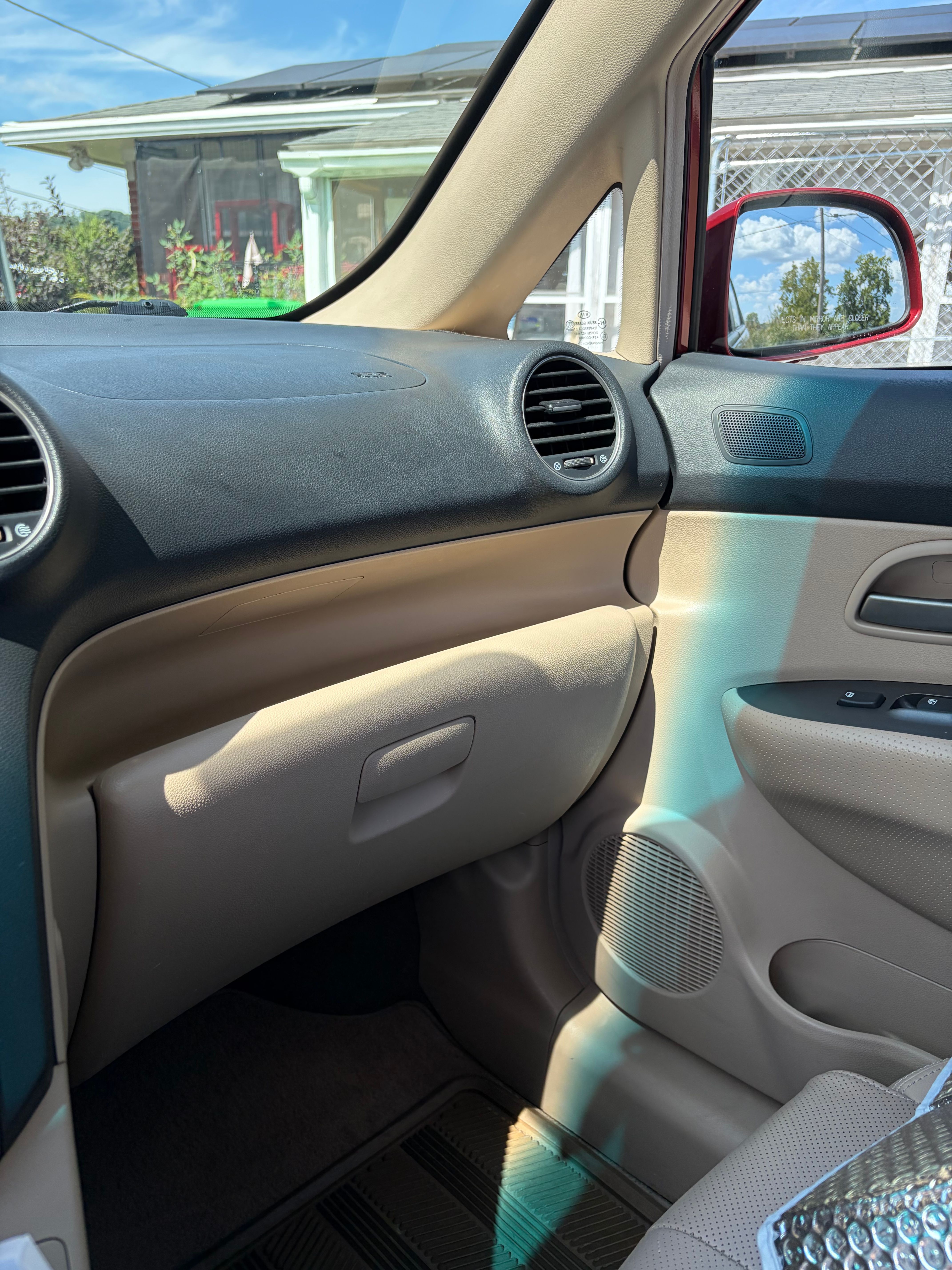 Used 2007 Kia Rondo EX w/ Premium Pkg FWD image 6