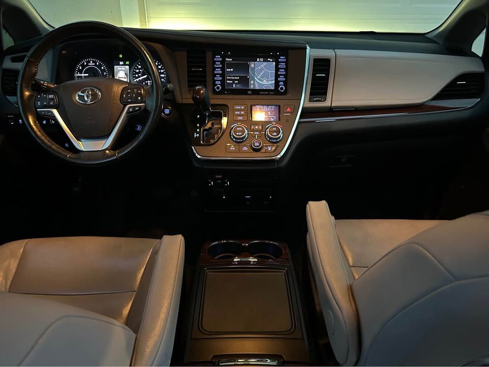 Used 2019 Toyota Sienna Limited Premium FWD image 8