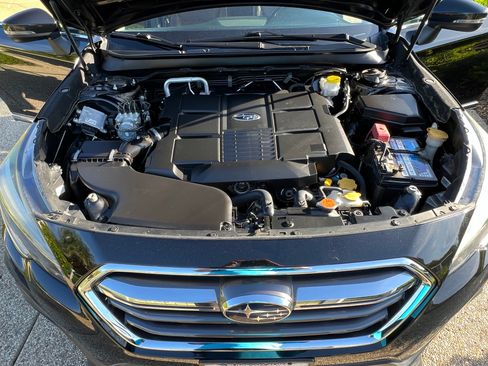 Used 2019 Subaru Outback 3.6R Touring w/ Popular Package #3A image 5