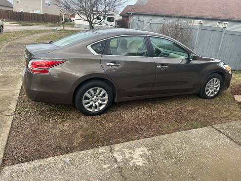 Used 2014 Nissan Altima 2.5 S image 1