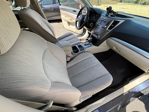 Used 2014 Subaru Outback 2.5i Premium image 14