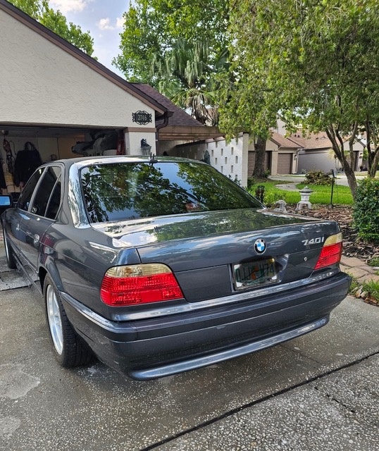 Used 2001 BMW 740i RWD image 4