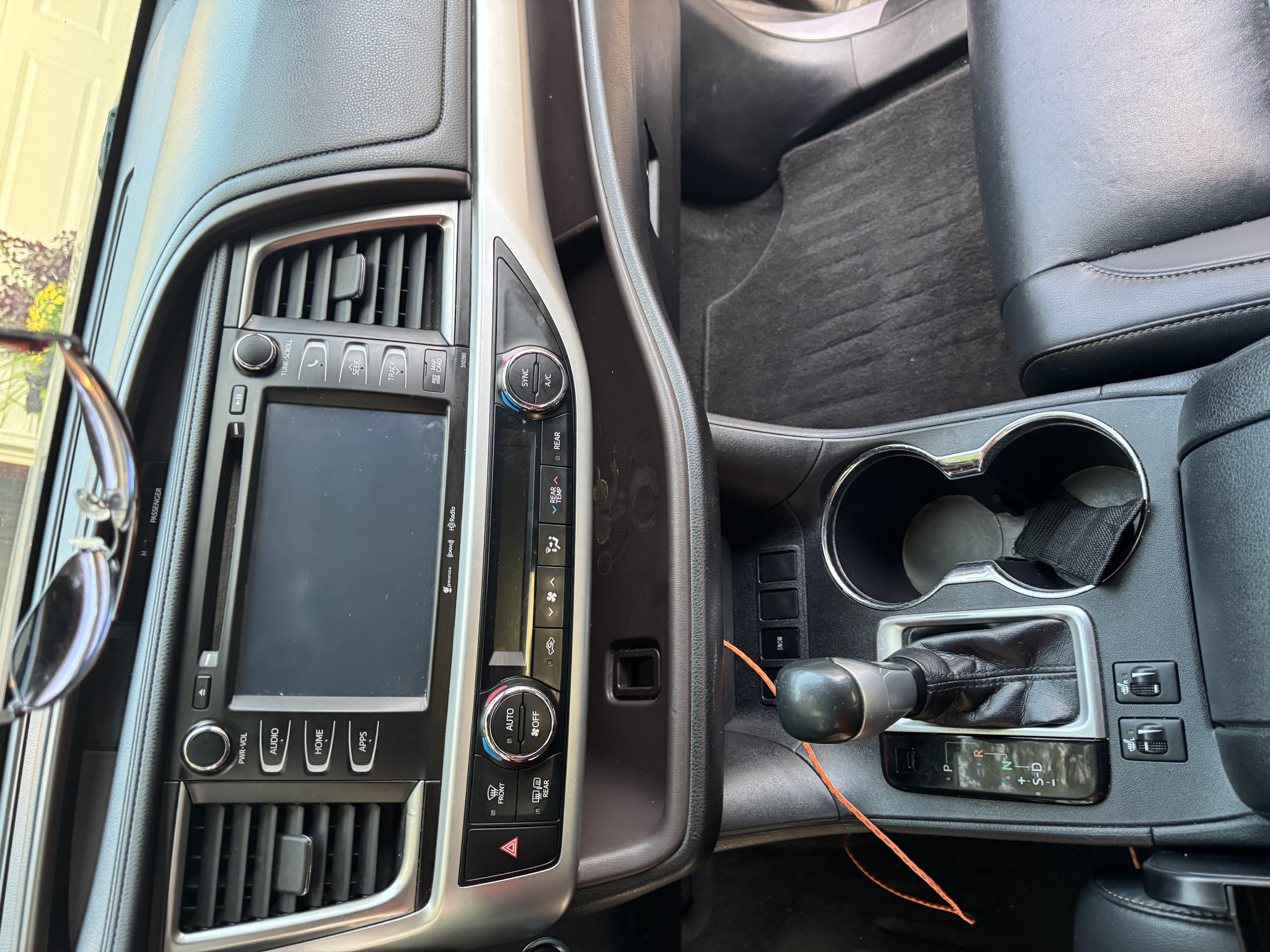 Used 2019 Toyota Highlander XLE FWD image 18