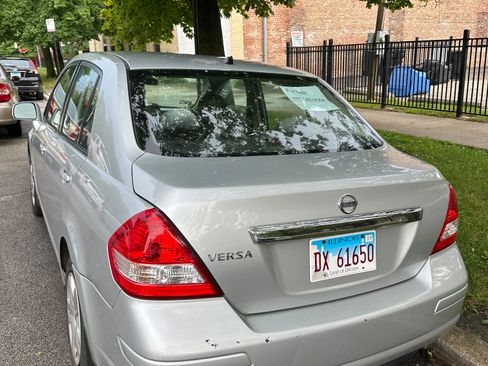 Used 2011 Nissan Versa 1.8 S w/ PWR Plus Pkg FWD image 4