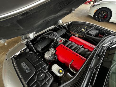 Used 2004 Chevrolet Corvette Z06 w/ Memory Package RWD image 8