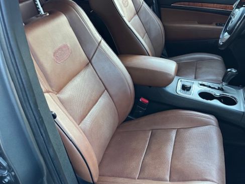 Used 2011 Jeep Grand Cherokee Overland image 22