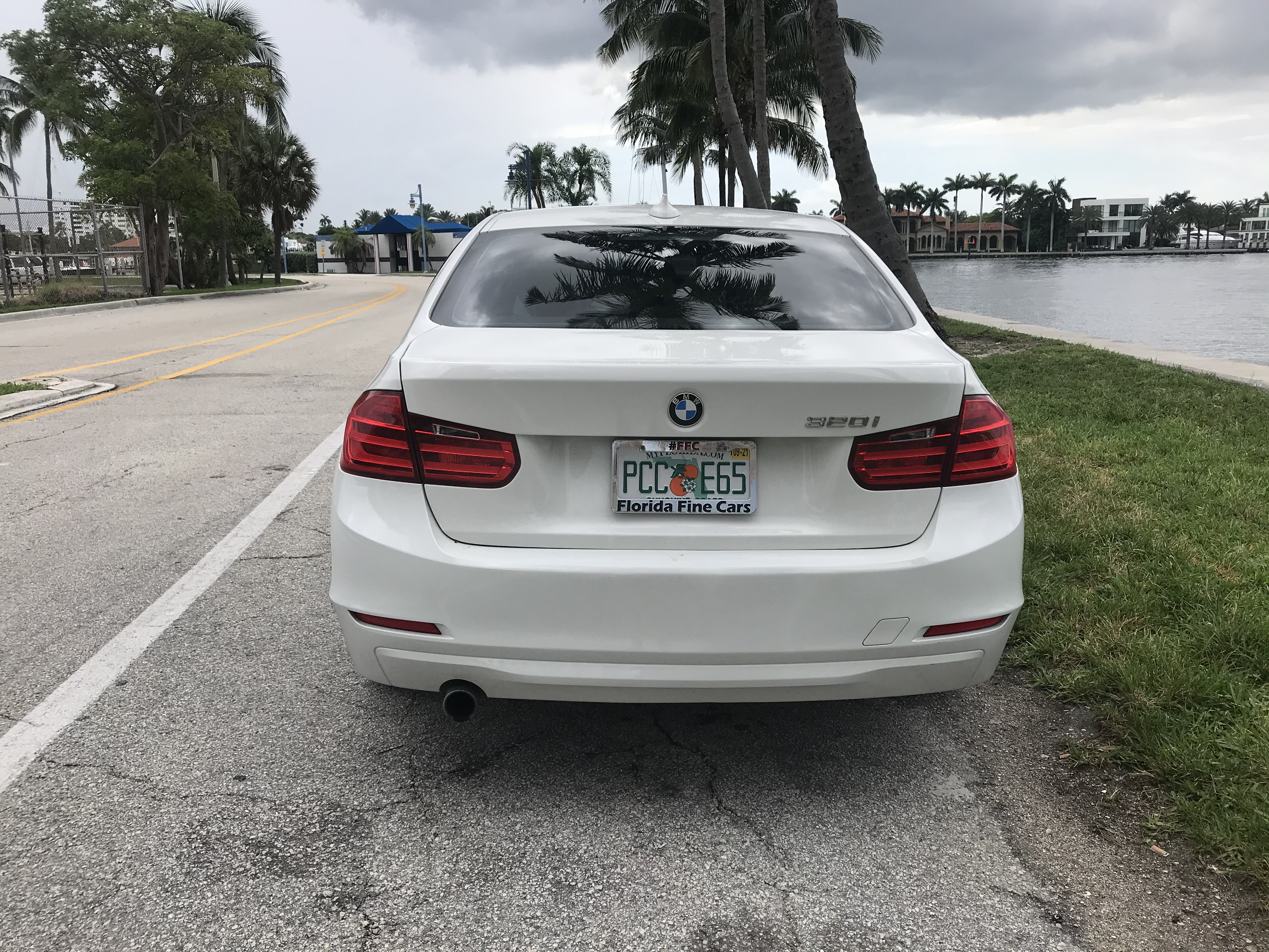 Used 2015 BMW 320i Sedan RWD image 6