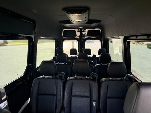 Used 2019 Mercedes-Benz Sprinter 2500 image 1