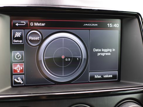 Used 2017 Jaguar F-TYPE SVR image 22