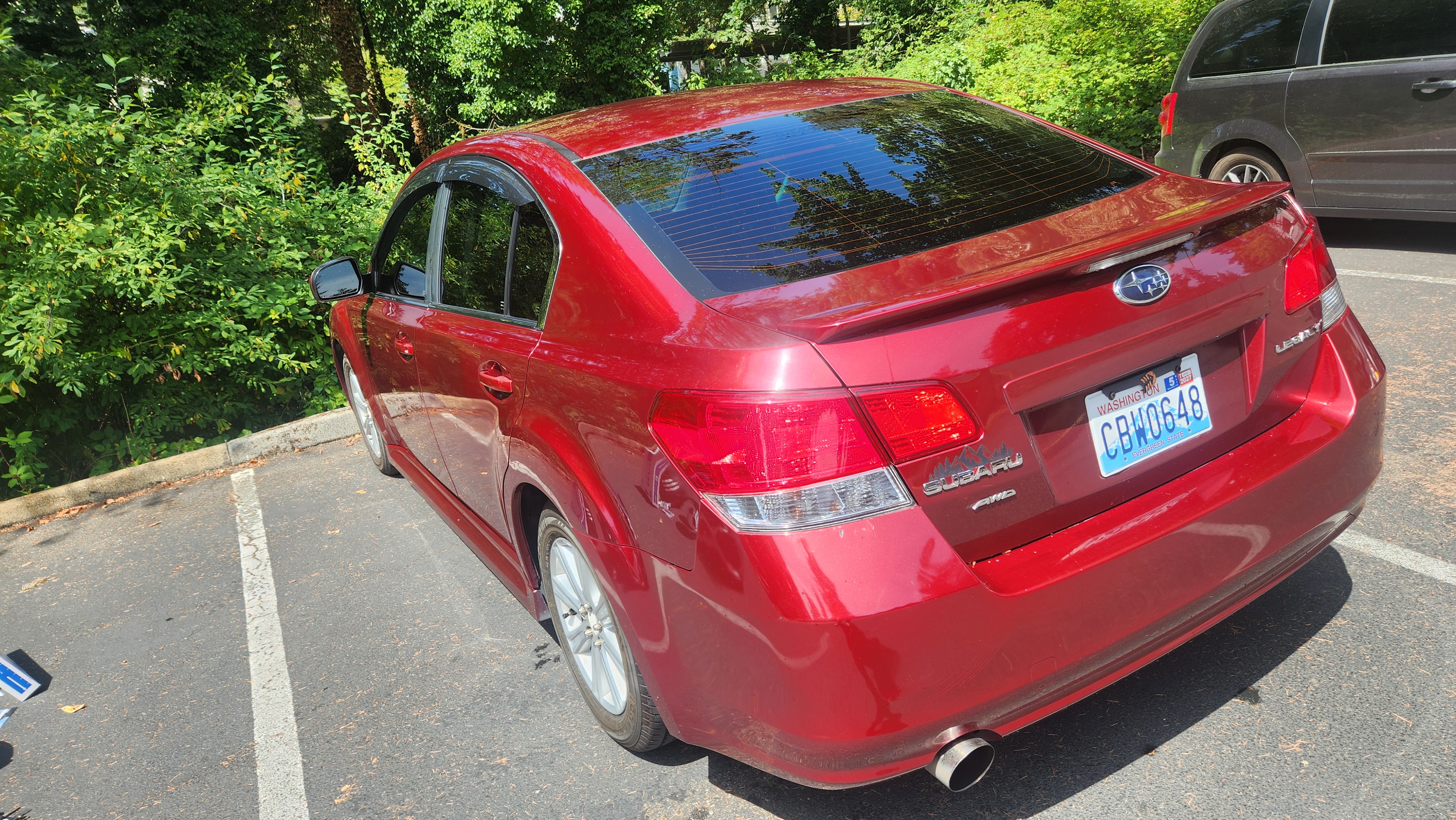 Used 2010 Subaru Legacy 2.5i Premium AWD/4WD image 11