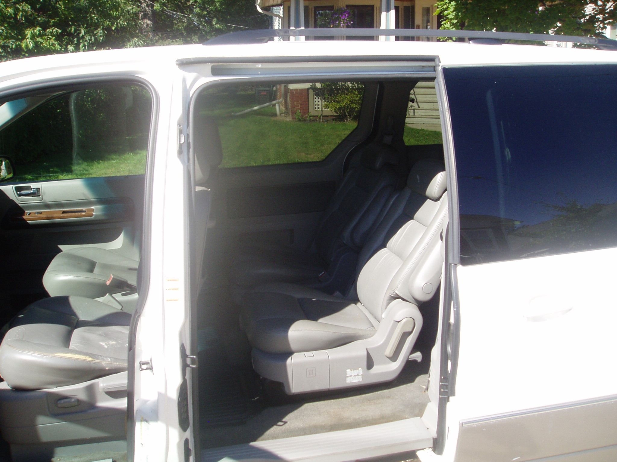 Used 2005 Ford Freestar Limited FWD image 5
