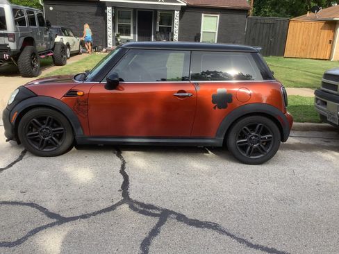 Used 2011 MINI Cooper Hardtop image 5