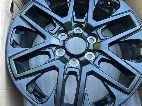 Used 2025 Toyota Tundra Limited image 17