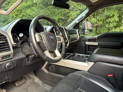 Used 2020 Ford F250 Lariat w/ Lariat Value Package AWD/4WD image 11