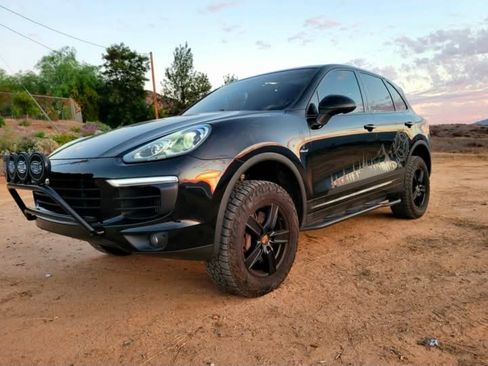 Used 2015 Porsche Cayenne Diesel image 5