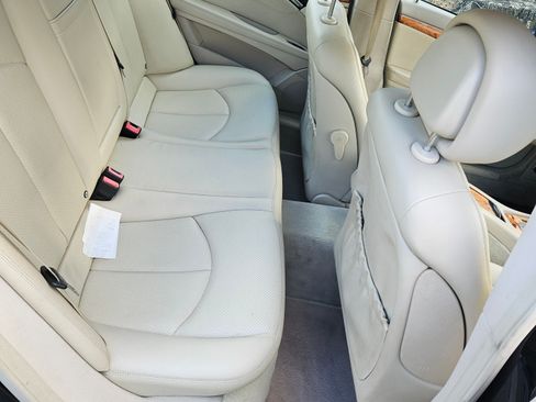 Used 2006 Mercedes-Benz E 350 4MATIC Sedan image 11