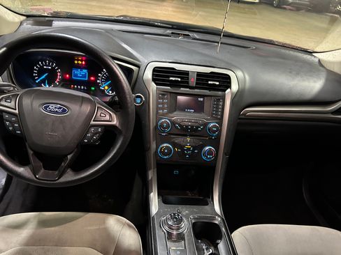 Used 2018 Ford Fusion S image 10