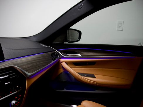 Used 2017 BMW 530i image 19