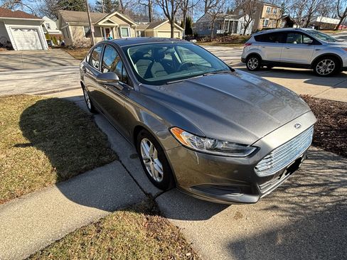 Used 2014 Ford Fusion SE image 1