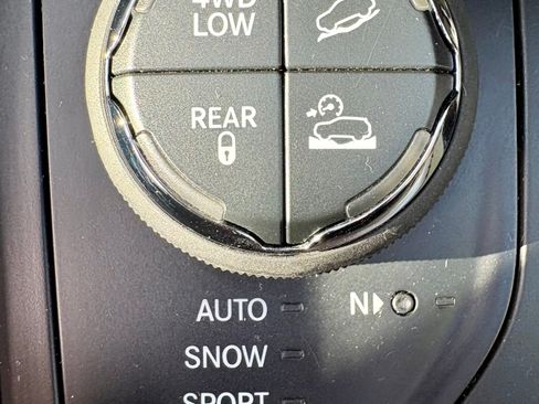 Used 2014 Jeep Cherokee Trailhawk w/ Technology Group AWD/4WD image 12