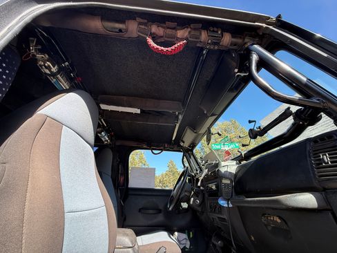 Used 1999 Jeep Wrangler Sahara image 10