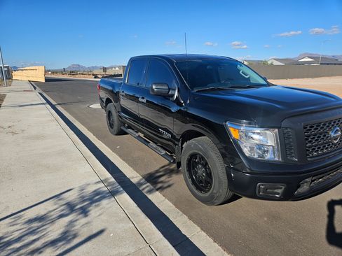 Used 2018 Nissan Titan S w/ S Utility Package image 4