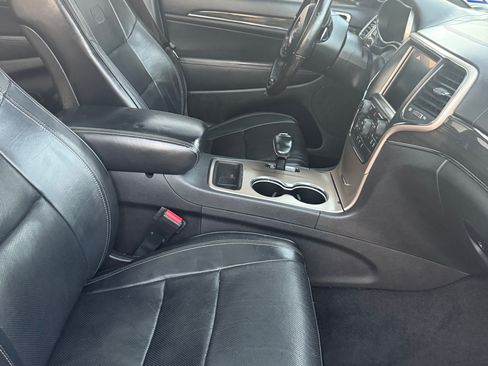 Used 2014 Jeep Grand Cherokee Overland image 4