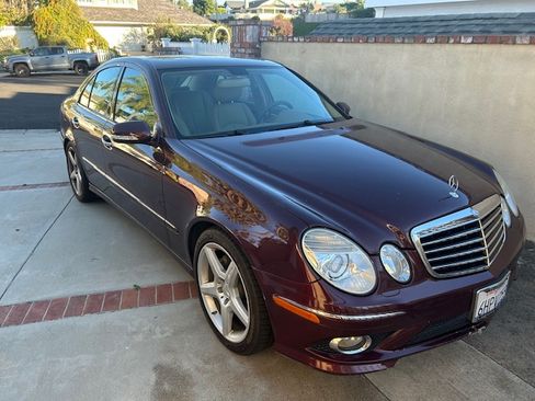 Used 2009 Mercedes-Benz E 350 Sedan image 2