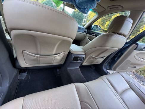 Used 2011 Hyundai Genesis 4.6 image 11