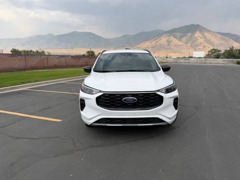 Used 2023 Ford Escape ST-Line AWD/4WD image 10