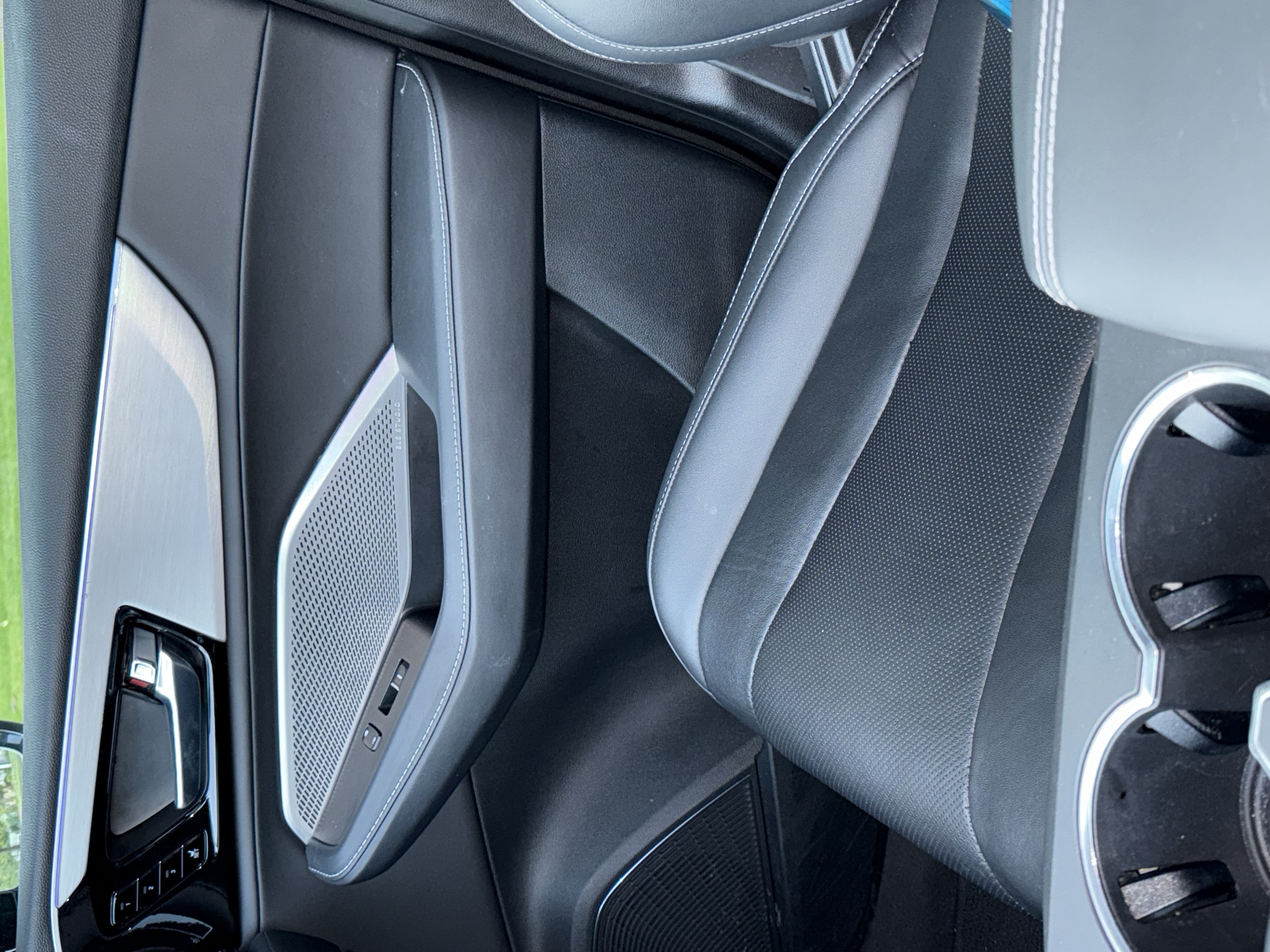 Used 2023 Acura MDX SH-AWD w/ Technology Package image 13