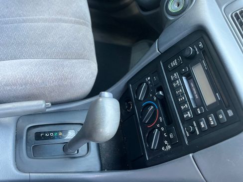 Used 1999 Toyota Camry XLE FWD image 11
