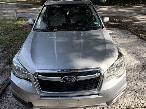Used 2017 Subaru Forester 2.5i Premium w/ Popular Package #2A AWD/4WD image 2