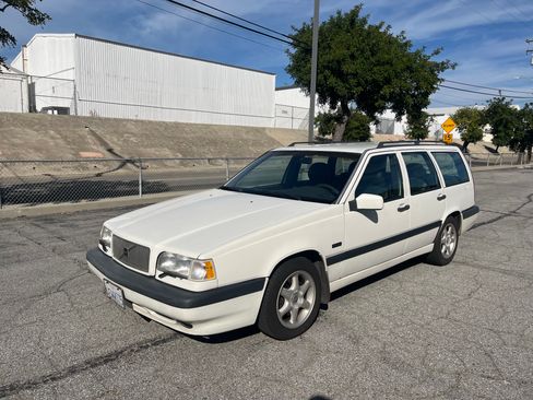 Used 1996 Volvo 850 Wagon image 1