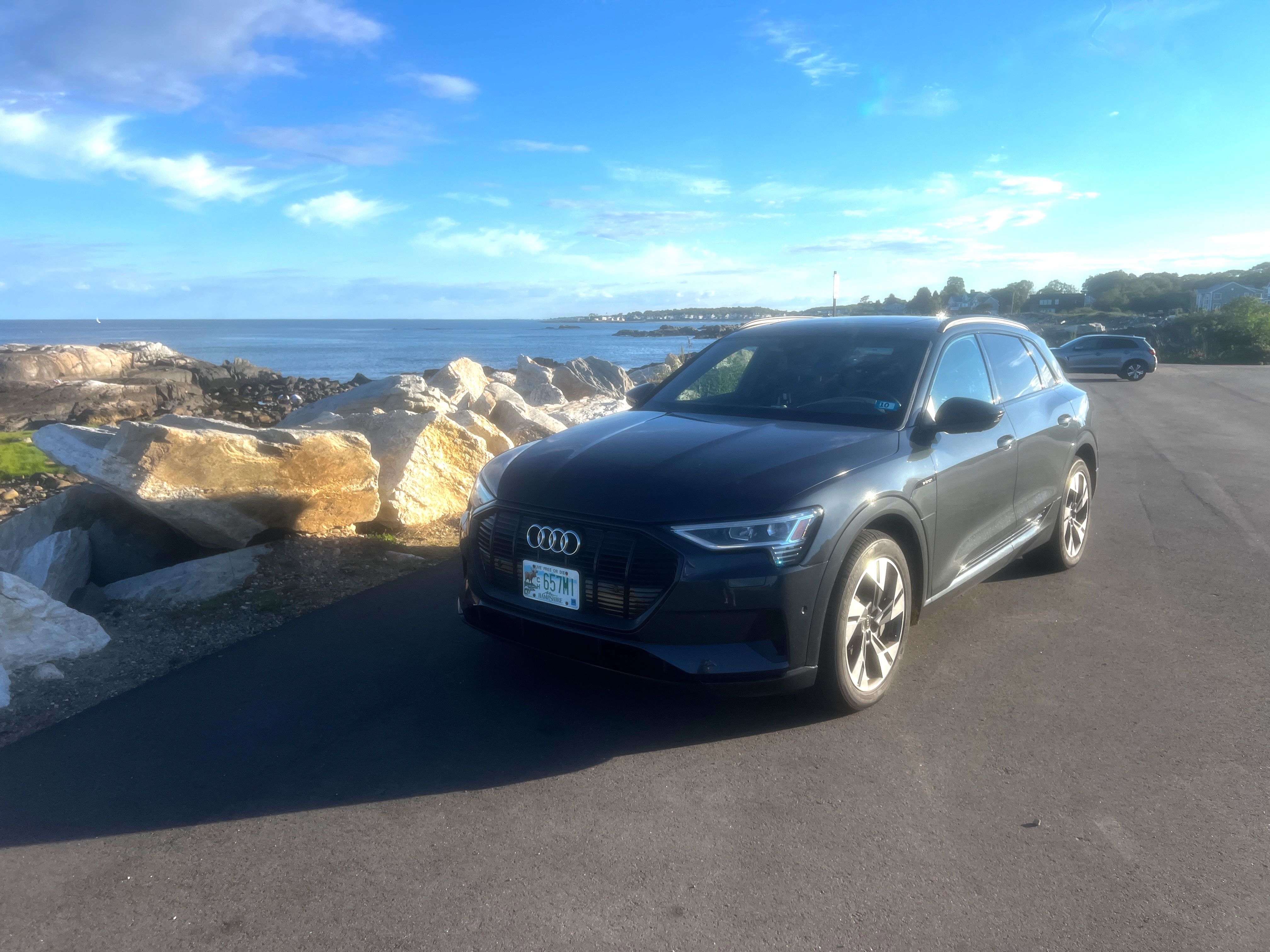 Used 2021 Audi e-tron Premium w/ Convenience Plus Package AWD/4WD image 1