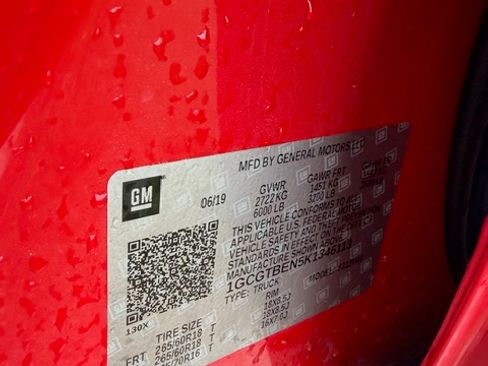 Used 2019 Chevrolet Colorado W/T w/ Custom Special Edition image 11