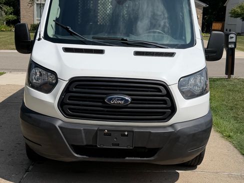Used 2019 Ford Transit 250 148 Medium Roof RWD image 11