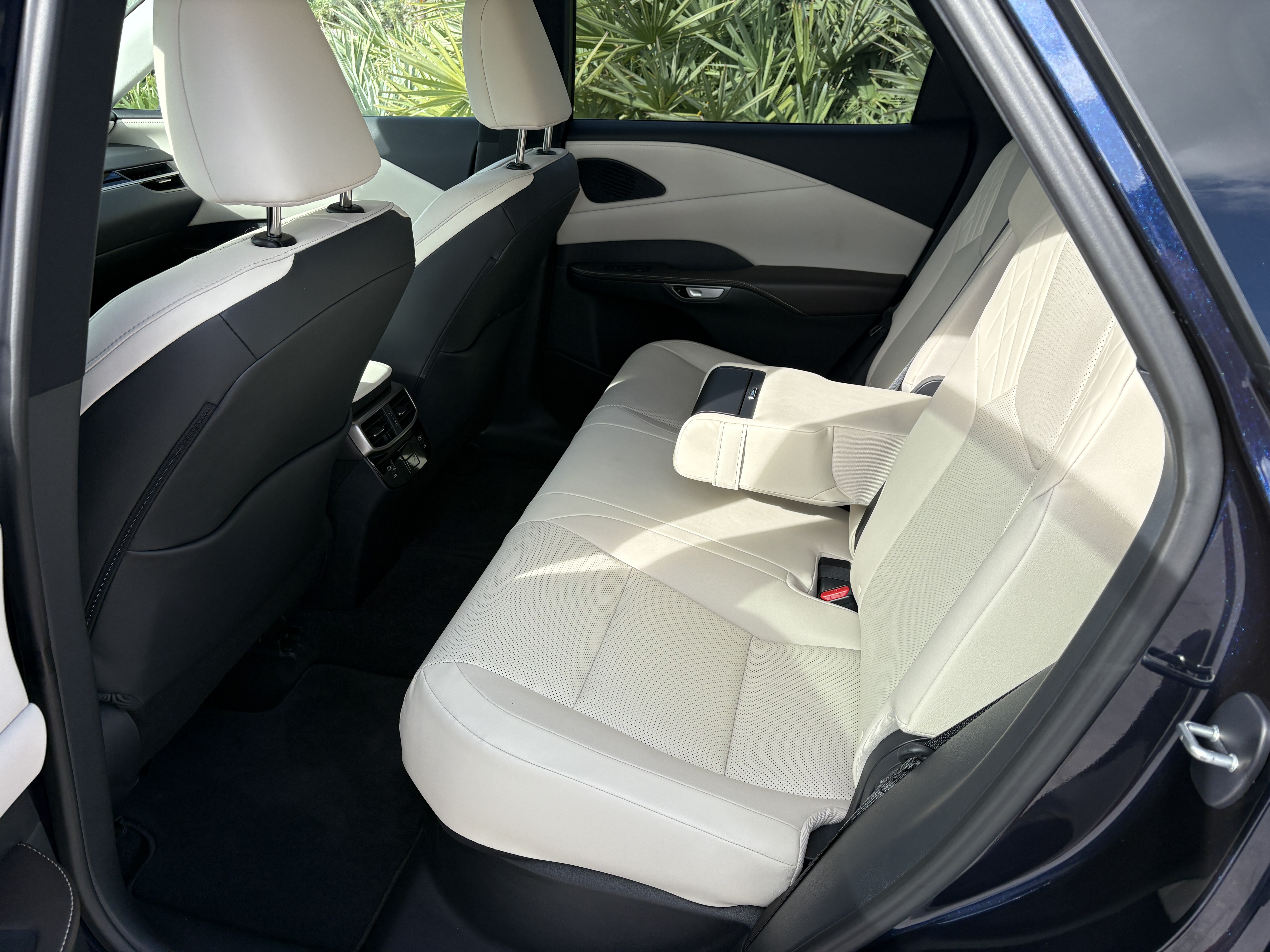 Used 2024 Lexus RX 350 FWD w/ Technology Package image 12