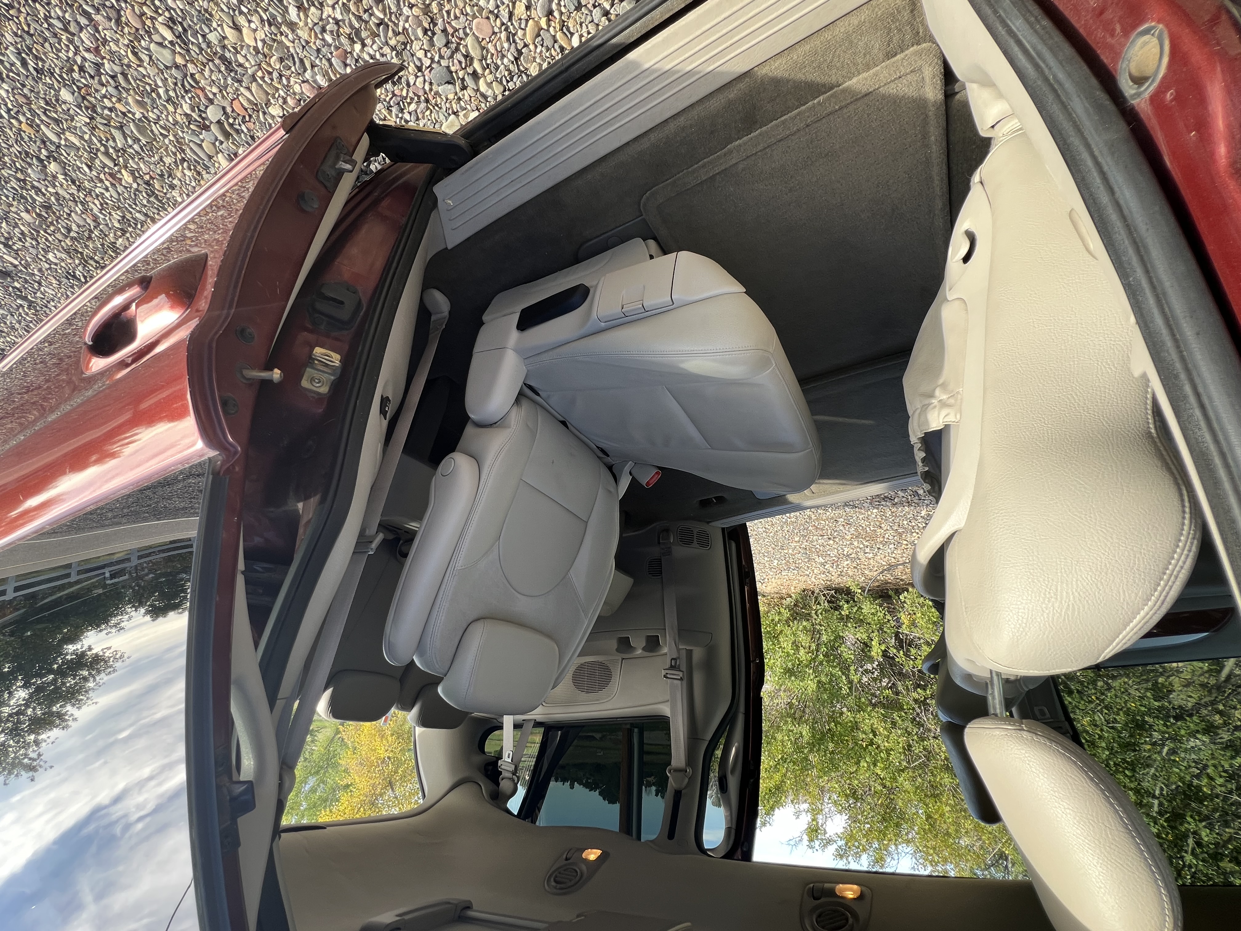 Used 2007 Chrysler Town & Country Limited FWD image 15