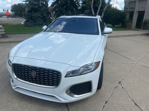 Used 2021 Jaguar XF S image 10