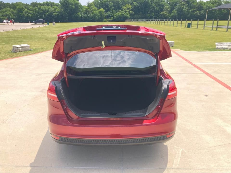 Used 2016 Ford Focus SE FWD image 10