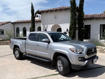 Used 2016 Toyota Tacoma SR5 w/ SR5 Appearance Package (SN)