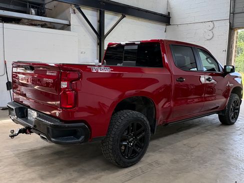 Used 2024 Chevrolet Silverado 1500 LT Trail Boss w/ Convenience Package II AWD/4WD image 6