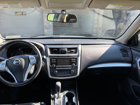 Used 2016 Nissan Altima 2.5 SV image 4