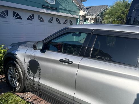 Used 2021 Ford Explorer XLT image 5