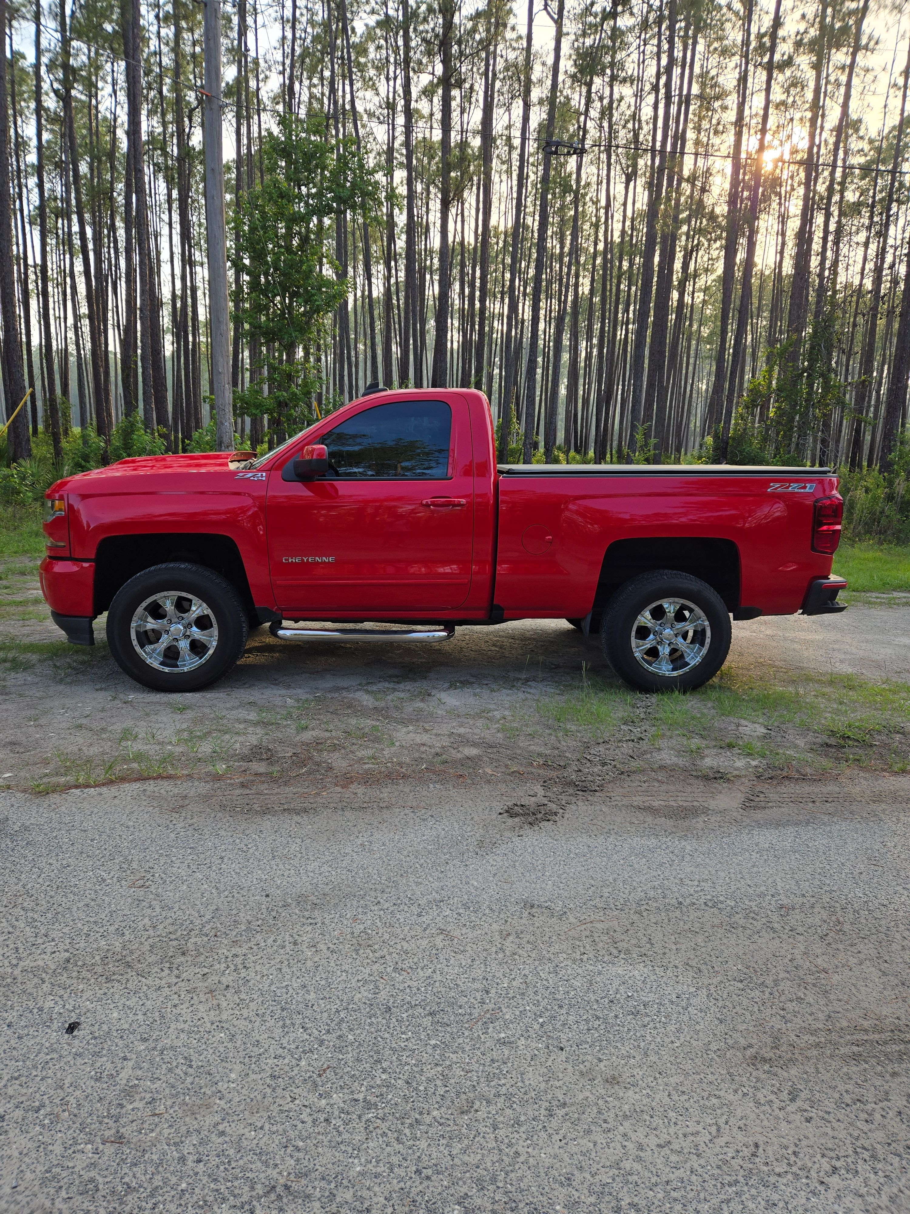 Used 2017 Chevrolet Silverado 1500 LT AWD/4WD image 10