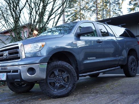 Used 2010 Toyota Tundra 4x4 Double Cab image 9